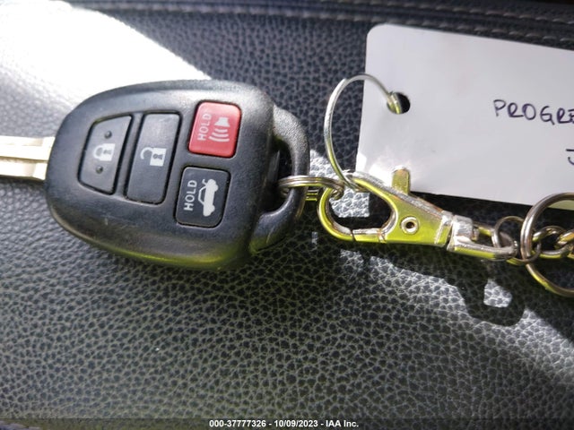 2015 TOYOTA COROLLA S PLUS VIN: 2T1BURHE0FC301996
