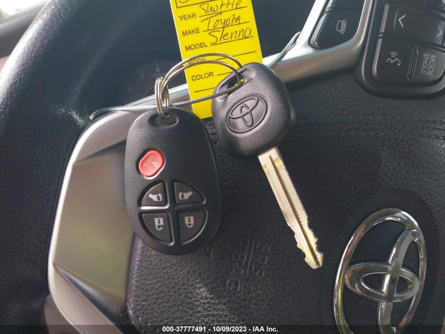 Toyota SIENNA LE 2015 5TDKK3DC2FS540433 Image 11