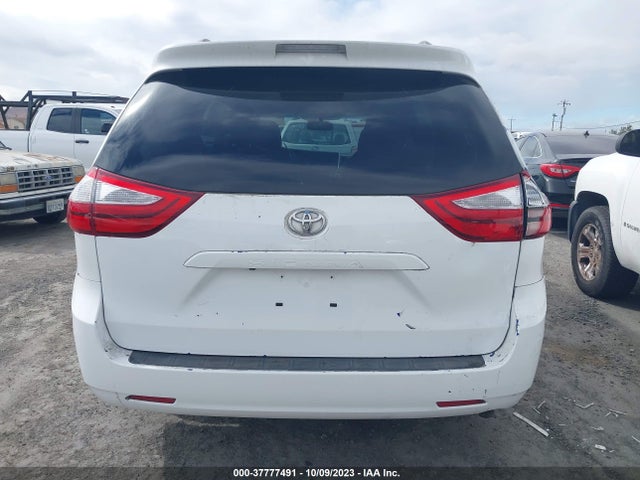 Toyota SIENNA LE 2015 5TDKK3DC2FS540433 Image 16