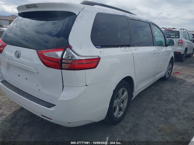 Toyota SIENNA LE 2015 5TDKK3DC2FS540433 Image 4