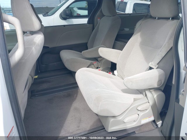 Toyota SIENNA LE 2015 5TDKK3DC2FS540433 Image 8