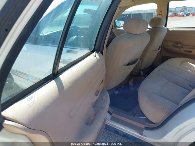 1998 FORD CROWN VICTORIA LX VIN: 2FAFP74W8WX102448
