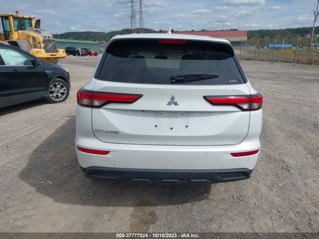 JA4J4TA89NZ061925 Mitsubishi Outlander Es