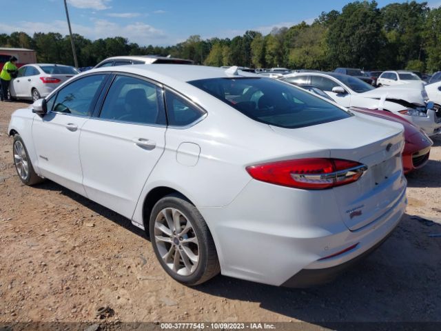 2019 FORD FUSION HYBRID 3FA6P0LU1KR117650 Photo 2