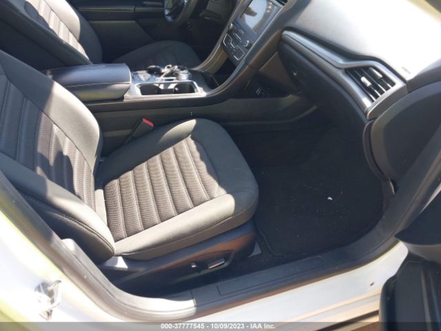 2019 FORD FUSION HYBRID 3FA6P0LU1KR117650 Photo 4