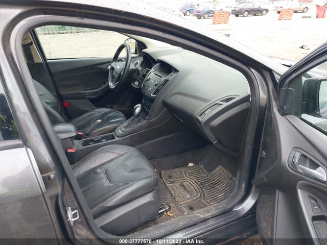 2015 FORD FOCUS SE VIN: 1FADP3F22FL321638