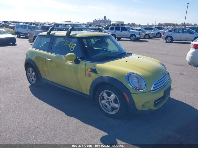 2011 MINI COOPER HARDTOP WMWSU3C55BT092579 Photo 0