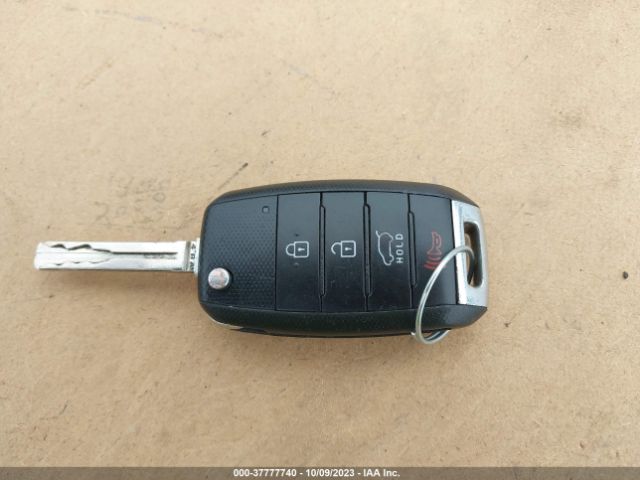 KNDPB3AC0E7650061 KIA Sportage Lx