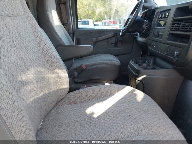 Chevrolet EXPRESS CARGO VAN 2017 1GCWGBFG0H1349672 Image 5