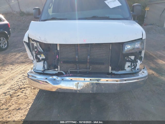 Chevrolet EXPRESS CARGO VAN 2017 1GCWGBFG0H1349672 Image 6
