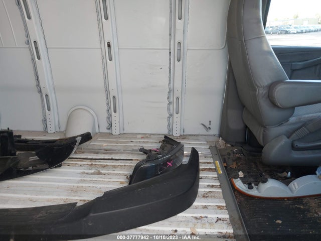 Chevrolet EXPRESS CARGO VAN 2017 1GCWGBFG0H1349672 Image 8