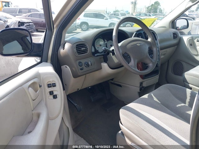 2005 CHRYSLER TOWN & COUNTRY LX VIN: 2C4GP44R95R321462