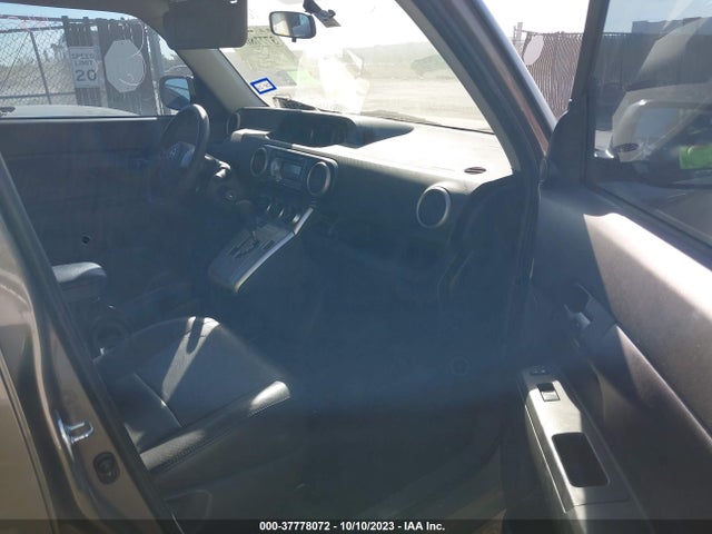 2011 SCION XB VIN: JTLZE4FE8B1125400