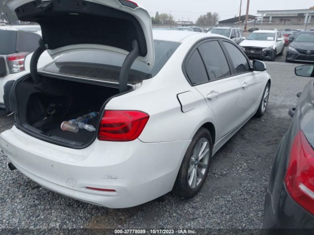 WBA8A9C5XGK619065 BMW 3 Series 320i
