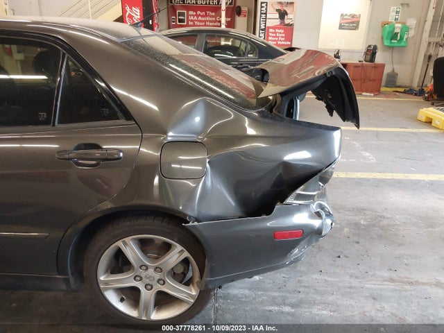 2002 LEXUS IS 300 VIN: JTHBD192120053508