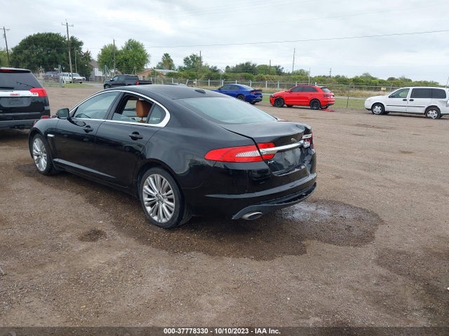 2012 JAGUAR XF SAJWA0HB6CLS28859 Photo 2