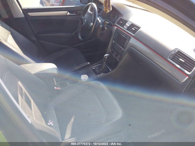 1VWAT7A33FC108159 Volkswagen Passat 1.8t Limited Edition
