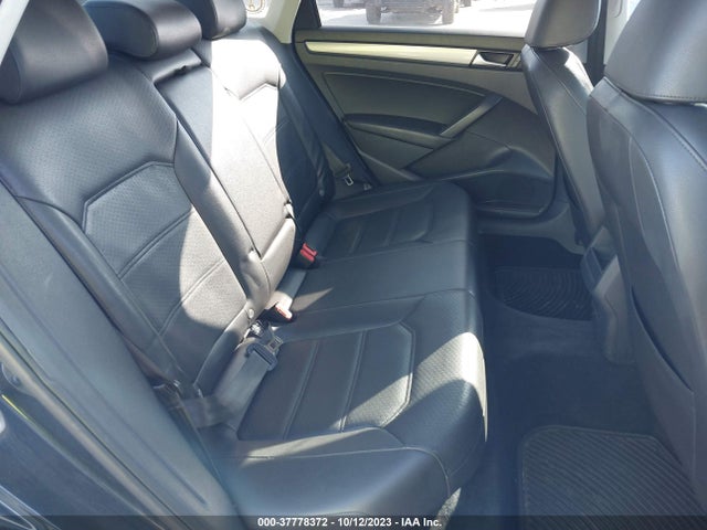 1VWAT7A33FC108159 Volkswagen Passat 1.8t Limited Edition