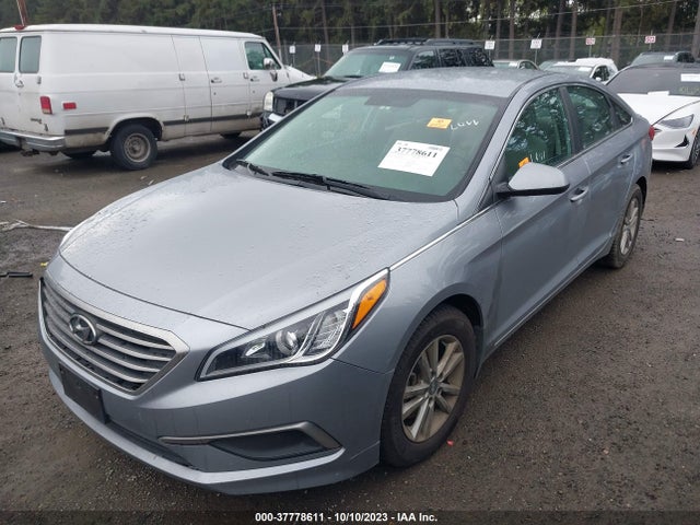 Hyundai SONATA SE 2017 5NPE24AF6HH541739 Image 2