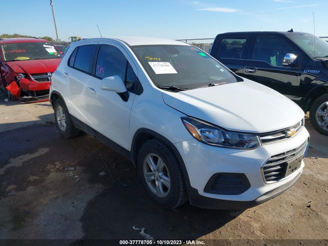 Chevrolet TRAX LS 2018 KL7CJKSB8JB527503 Image 1