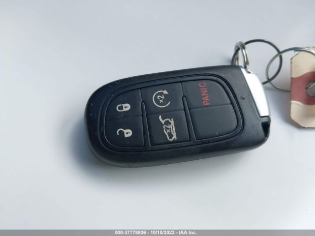 1C4PJMCS2EW266396 Jeep Cherokee Latitude
