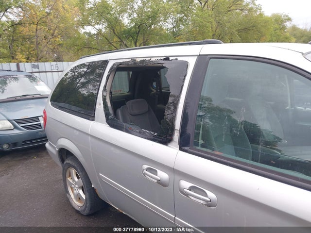 2005 DODGE GRAND CARAVAN SXT VIN: 2D4GP44L05R414773