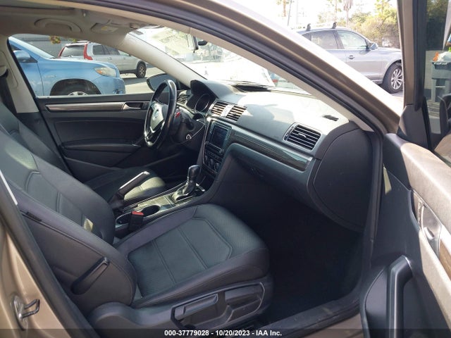 1VWBT7A31GC044869 Volkswagen Passat 1.8t Se
