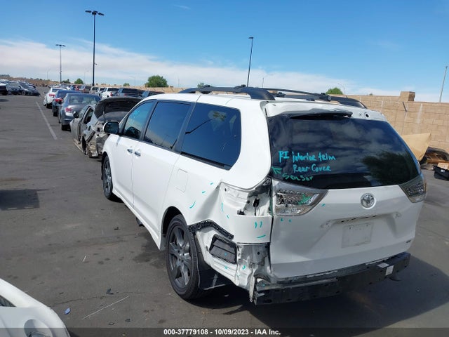 Toyota SIENNA SE 2017 5TDXZ3DC2HS793076 Image 3