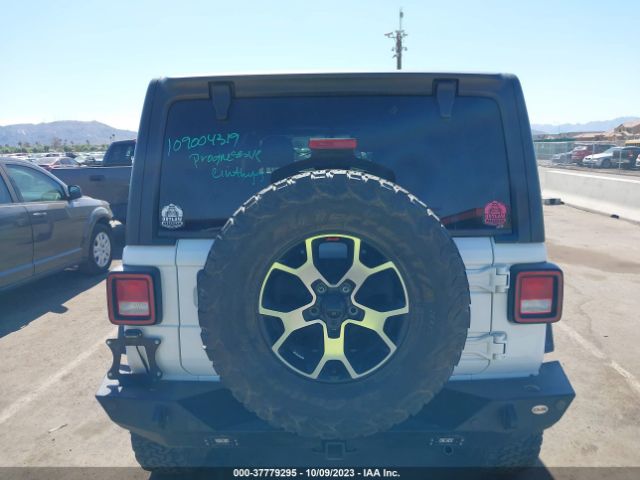 1C4HJXDG0JW112425 Jeep Wrangler Unlimited Sport S