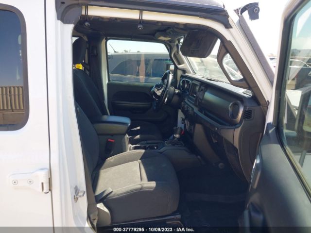 1C4HJXDG0JW112425 Jeep Wrangler Unlimited Sport S