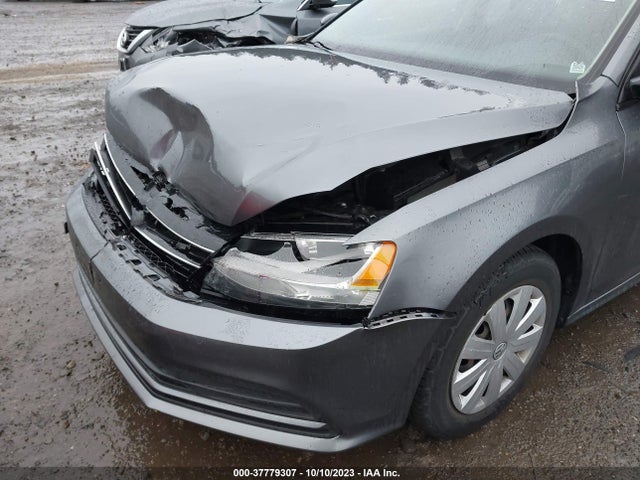 3VW2K7AJ2FM281871 Volkswagen Jetta Sedan 2.0l S