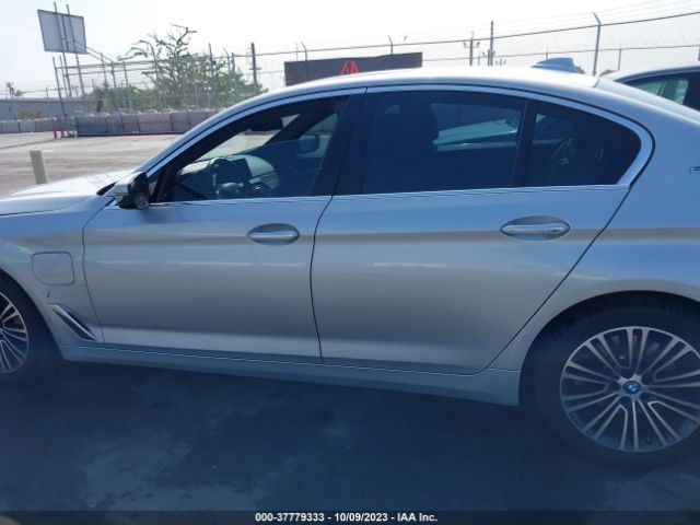 WBAJA9C57JB249668 BMW 5 Series 530e Iperformance