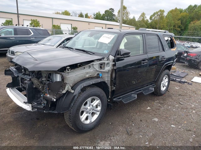 Toyota 4runner Sr5 Premium 2023 JTEFU5JR0P5281492 Image 2