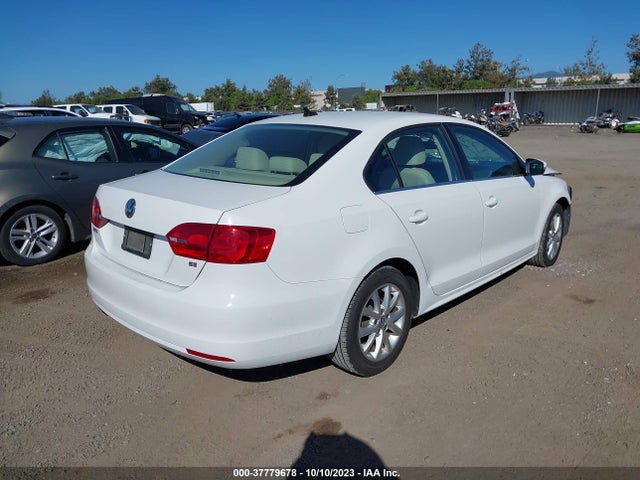3VWD17AJ0EM375855 Volkswagen Jetta Sedan Se W/connectivity