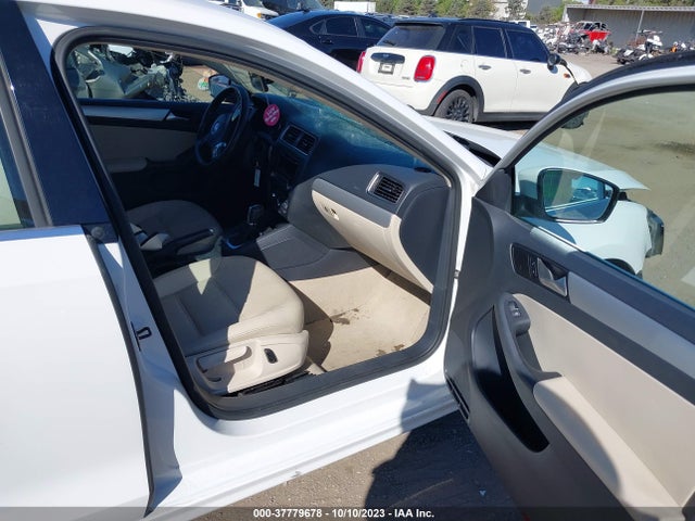 3VWD17AJ0EM375855 Volkswagen Jetta Sedan Se W/connectivity