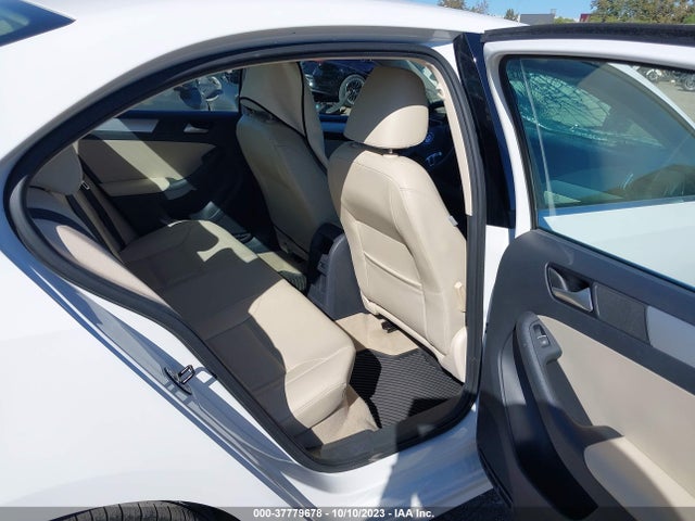3VWD17AJ0EM375855 Volkswagen Jetta Sedan Se W/connectivity