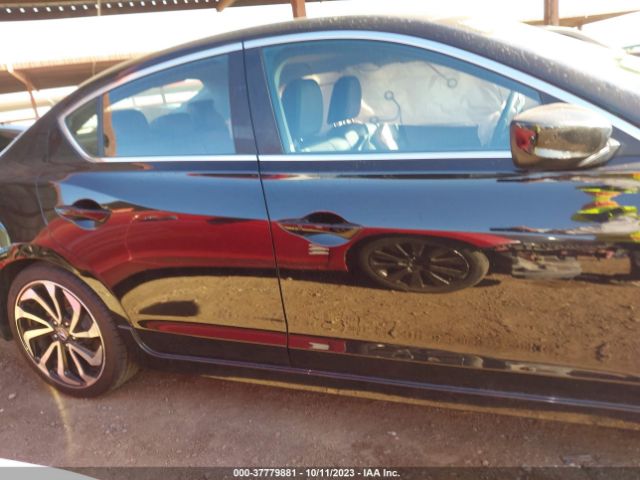 19UDE2F41JA002734 Acura Ilx Special Edition