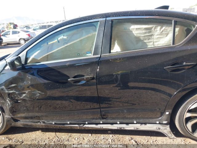 19UDE2F41JA002734 Acura Ilx Special Edition