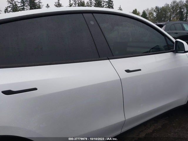 Tesla Model Y Long Range 2023 7SAYGDEE3PF646724 Image 12