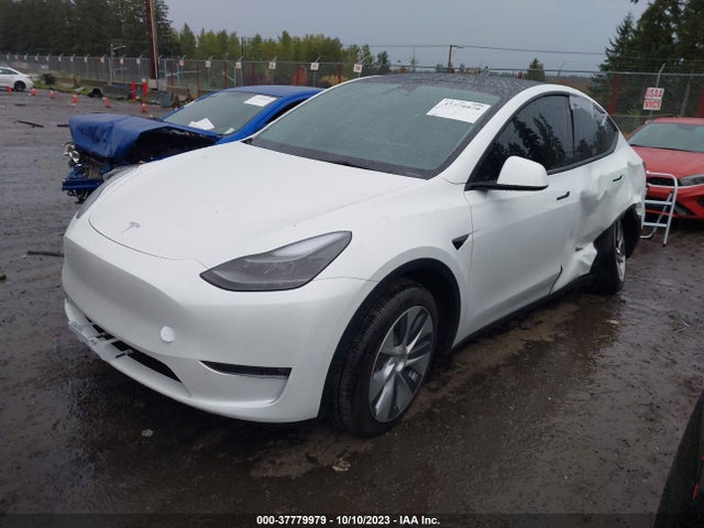 Tesla Model Y Long Range 2023 7SAYGDEE3PF646724 Image 2