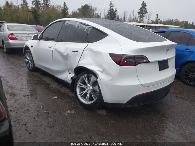 Tesla Model Y Long Range 2023 7SAYGDEE3PF646724 Image 3