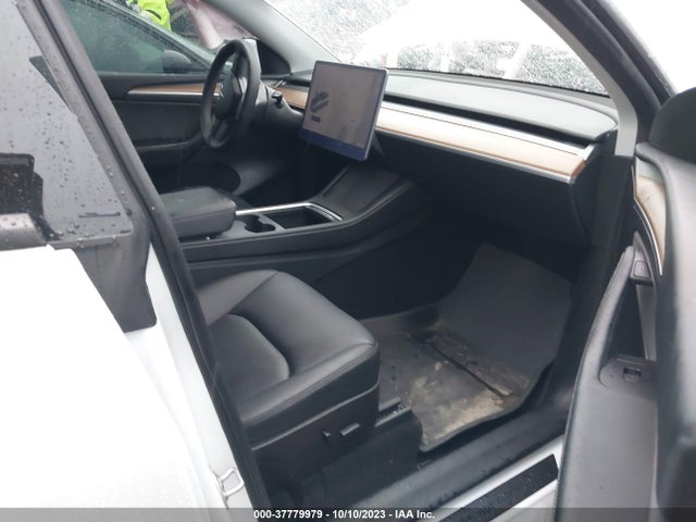 Tesla Model Y Long Range 2023 7SAYGDEE3PF646724 Image 5