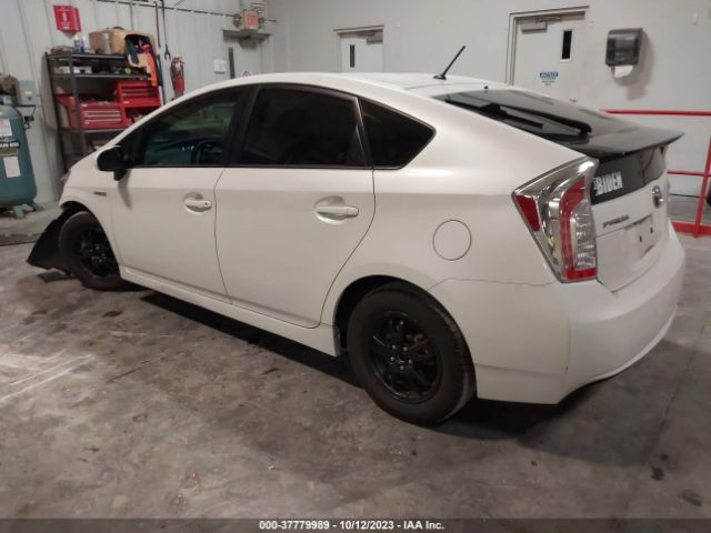 2015 TOYOTA PRIUS JTDKN3DUXF0425145 Photo 2