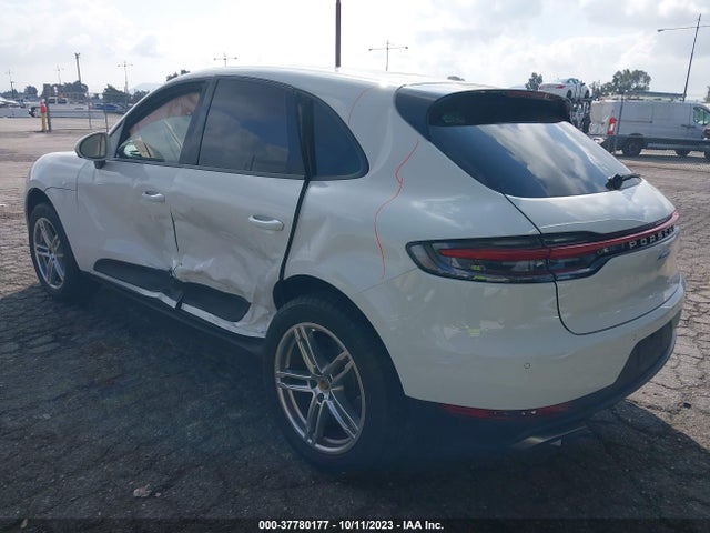 2021 PORSCHE MACAN WP1AA2A58MLB07470 Photo 2
