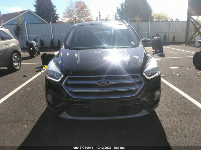 1FMCU9J99HUE48532 Ford Escape Titanium