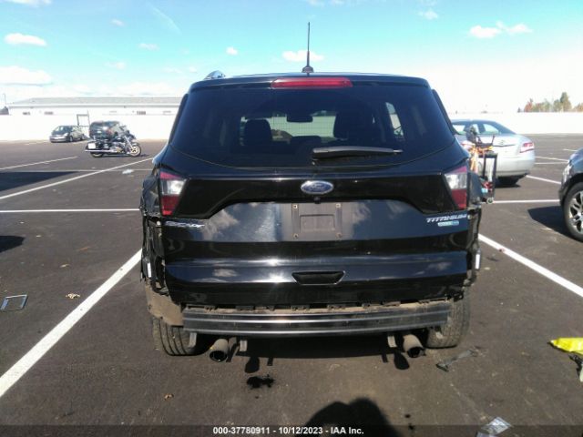 1FMCU9J99HUE48532 Ford Escape Titanium