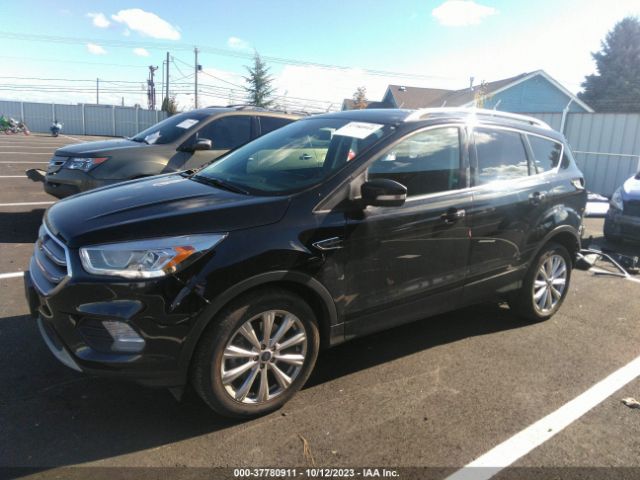 1FMCU9J99HUE48532 Ford Escape Titanium