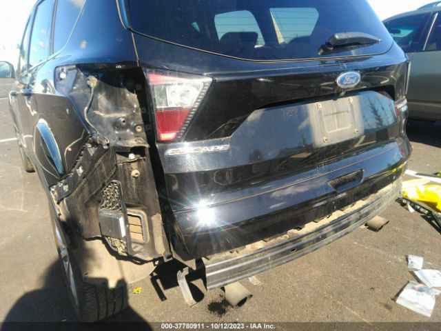 1FMCU9J99HUE48532 Ford Escape Titanium
