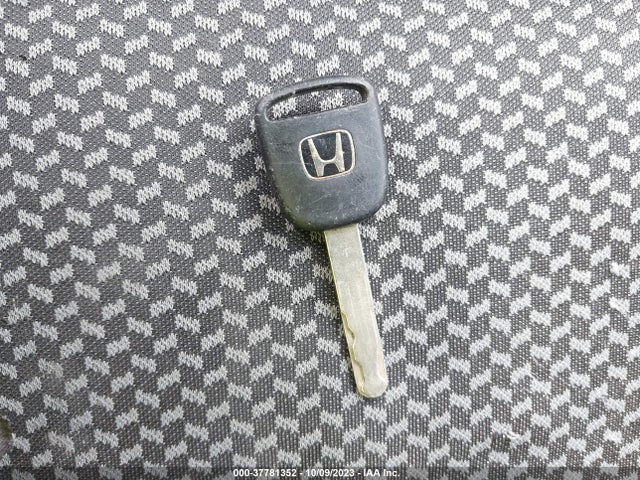 2004 HONDA CIVIC LX VIN: 2HGES16534H584230