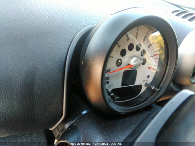 2011 MINI COOPER COUNTRYMAN WMWZC5C56BWH99477 Photo 6